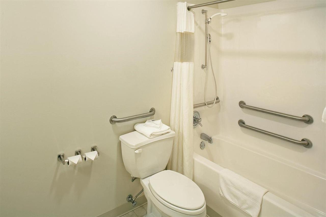 Simple Rewards Inn Shelbina Номер фото
