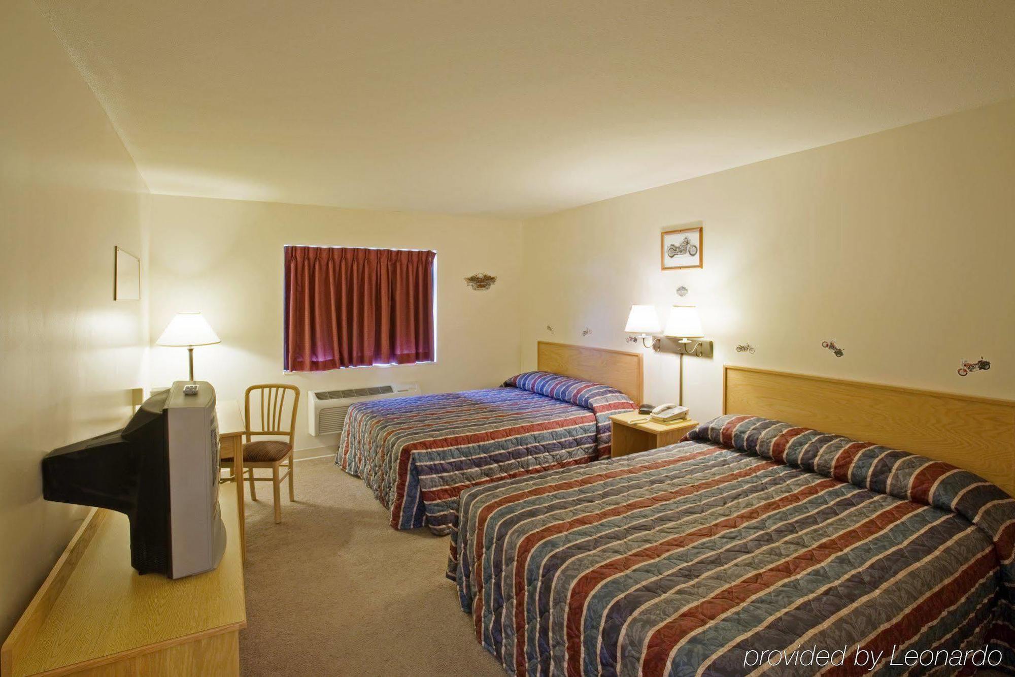 Simple Rewards Inn Shelbina Номер фото