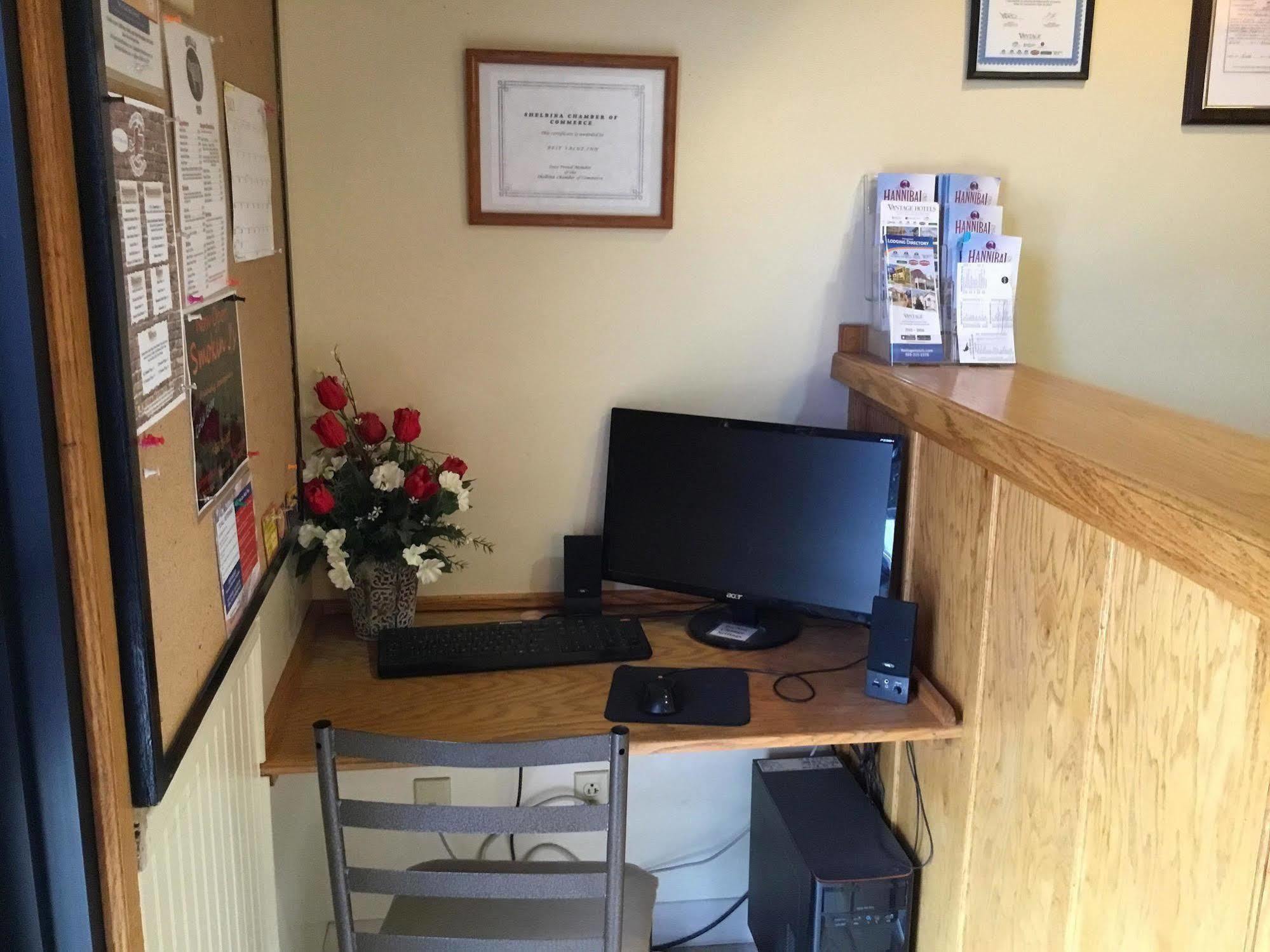 Simple Rewards Inn Shelbina Экстерьер фото